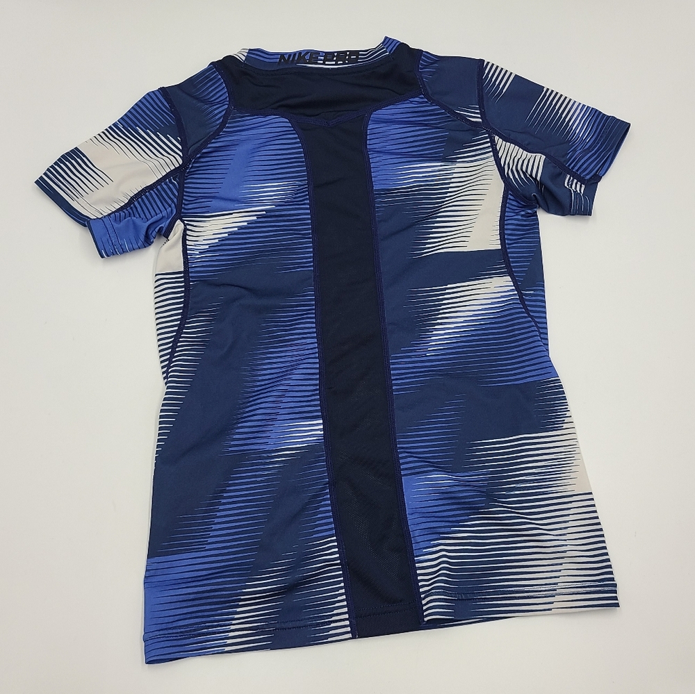 Nike boys' Pro shirt and mesh shorts size XS - Picture 5 of 9